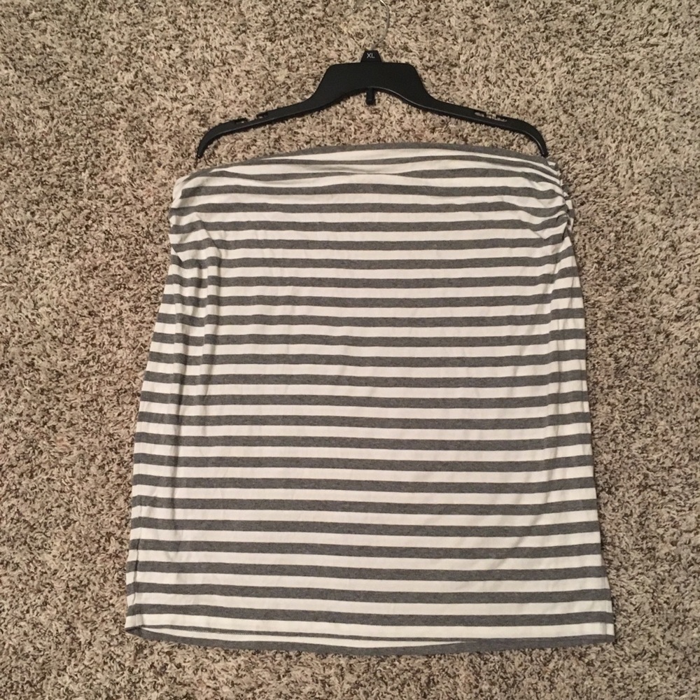 Short maternity skirt